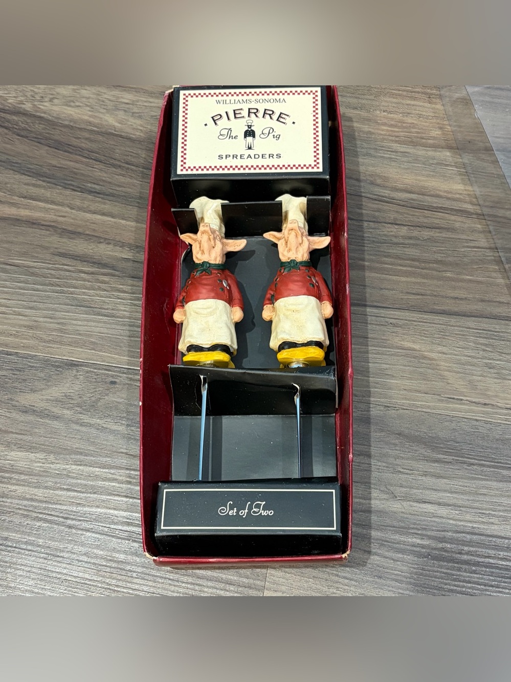 2 Vintage 2004 Williams-Sonoma Pierre The Pig Appetizer Cheese Knife Spreaders